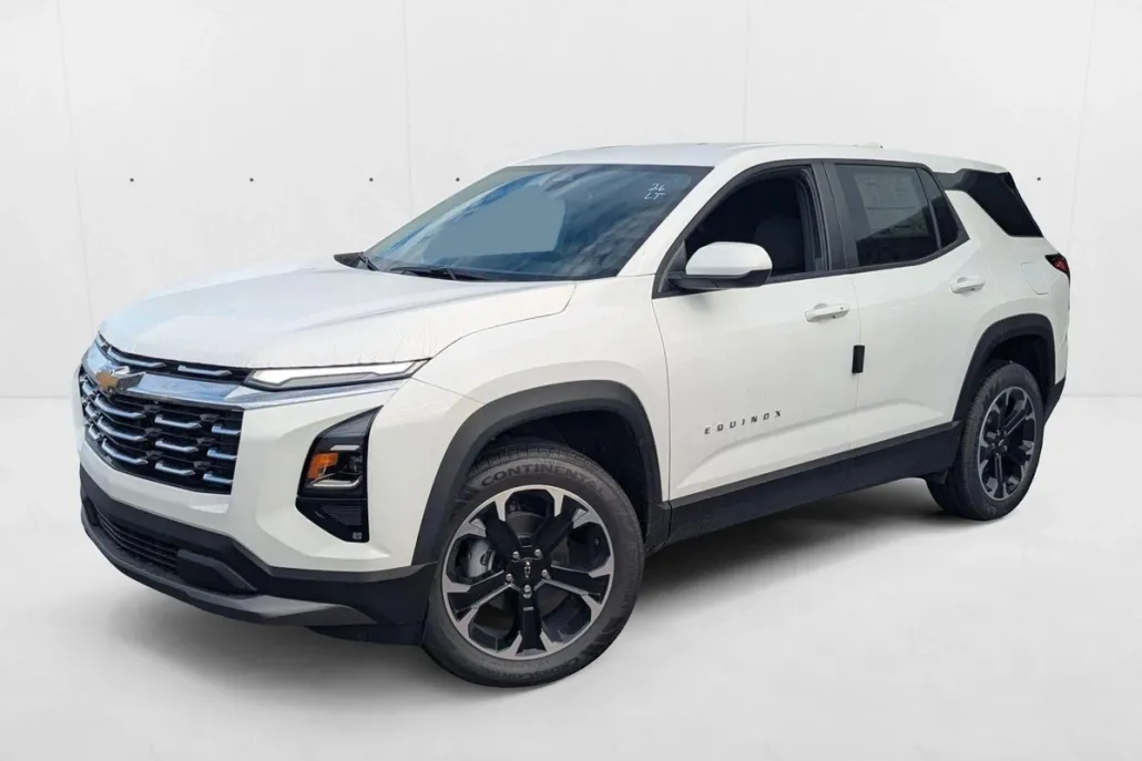 2026 Chevrolet Equinox LT photo 1