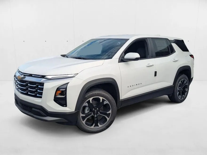 2026 Chevrolet Equinox LT photo 1