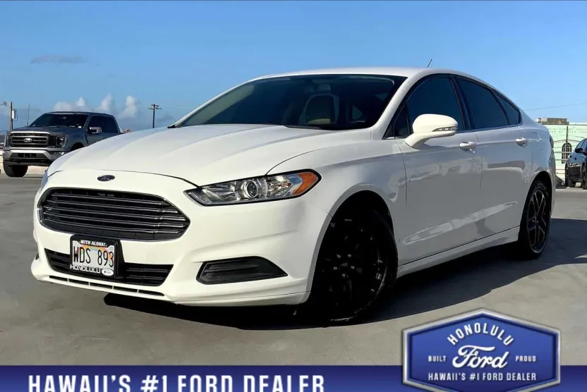 2016 Ford Fusion SE photo 1