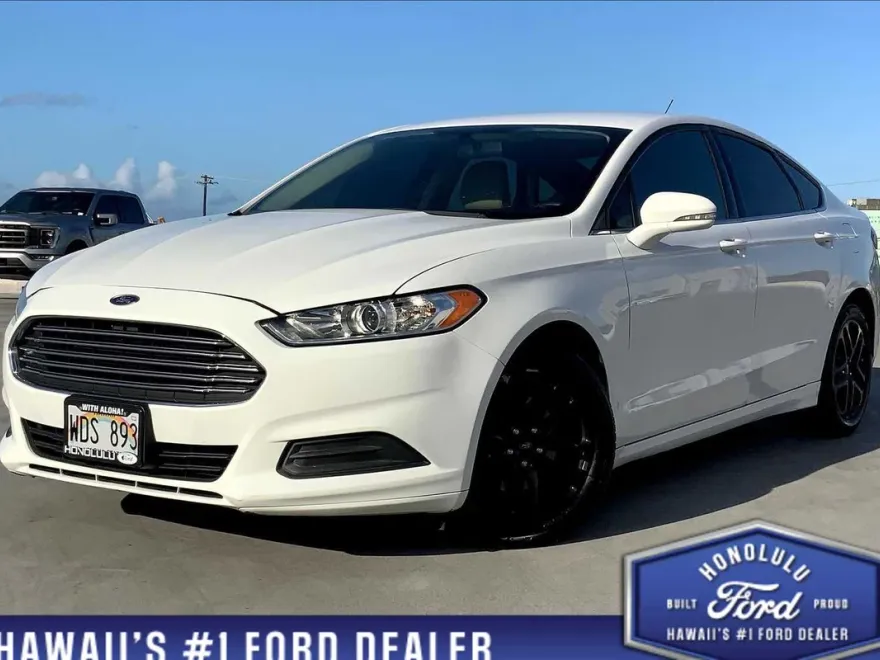 2016 Ford Fusion SE photo 1