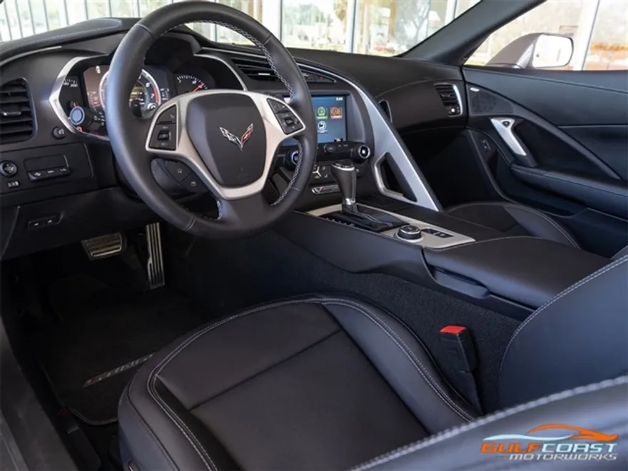 2015 Chevrolet Corvette Stingray 2LT photo 1