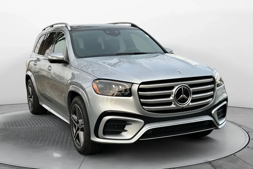 2025 Mercedes Benz GLS 450 4MATIC photo 1