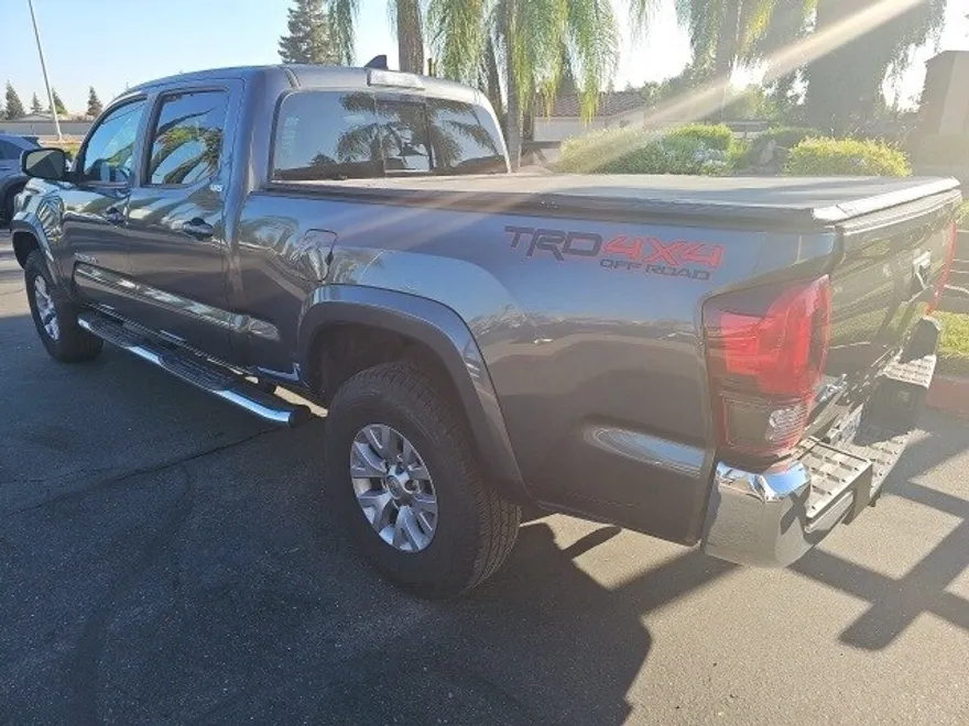 2019 Toyota Tacoma SR5 V6 photo 1