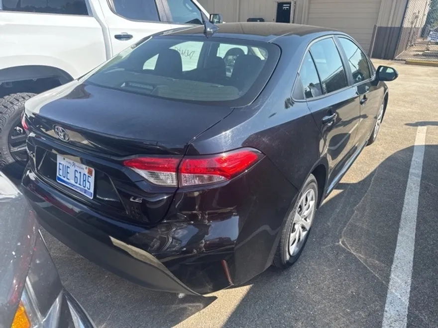 2024 Toyota Corolla LE photo 1