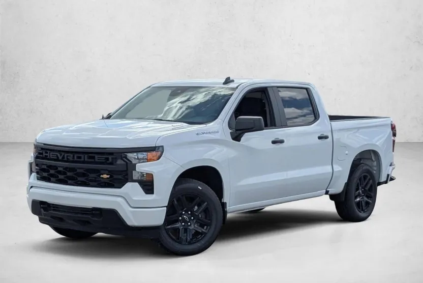 2025 Chevrolet Silverado 1500 Custom photo 1