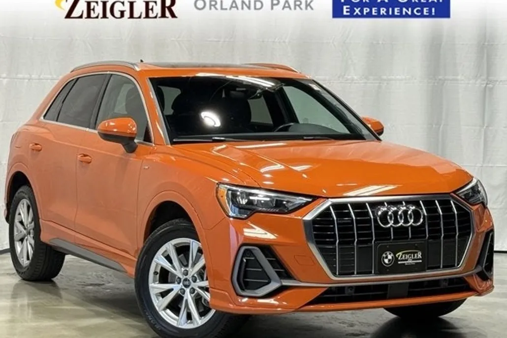 2022 Audi Q3 45 TFSI S line Premium photo 1