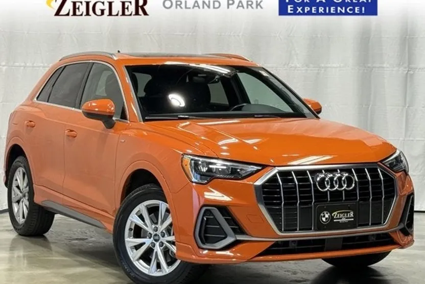 2022 Audi Q3 45 TFSI S line Premium photo 1