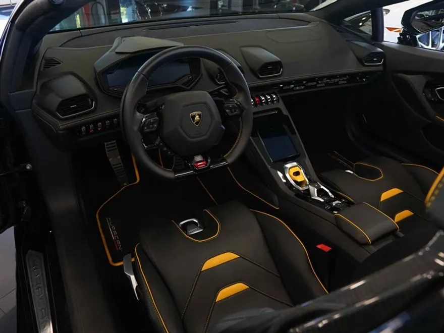 2020 Lamborghini Huracan Evo Spyder photo 1