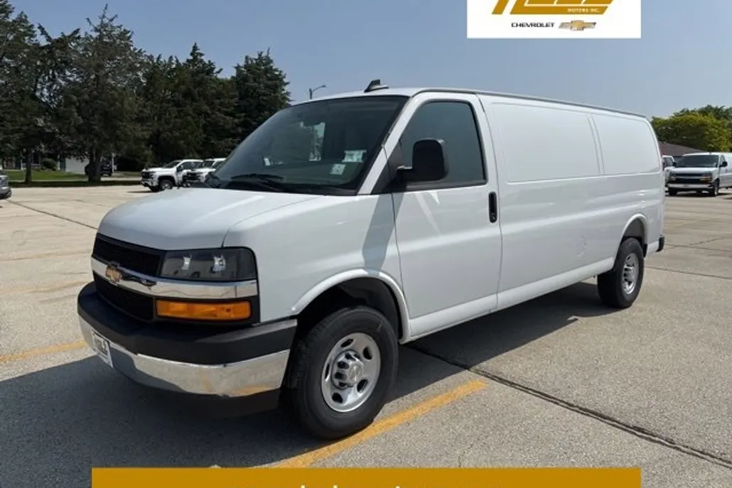 2025 Chevrolet Express Cargo 3500 photo 1