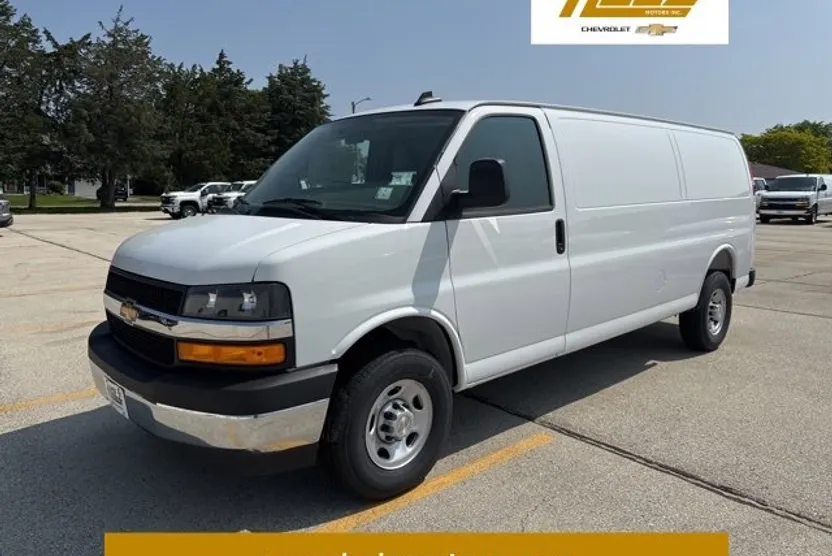 2025 Chevrolet Express Cargo 3500 photo 1