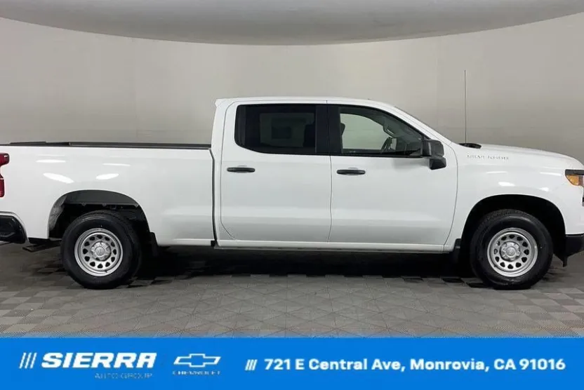 2025 Chevrolet Silverado 1500 photo 1