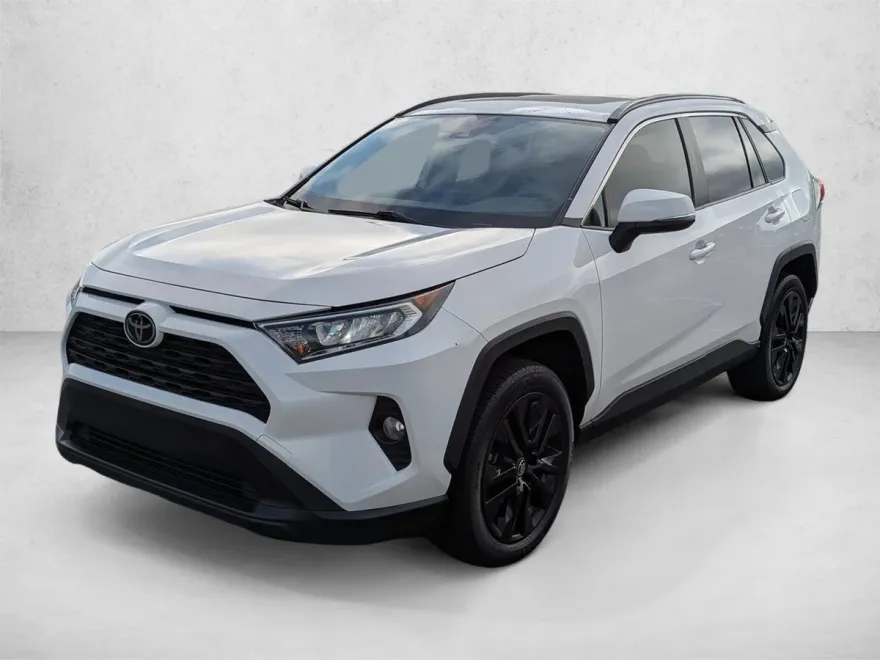 2019 Toyota RAV4 XLE Premium photo 1