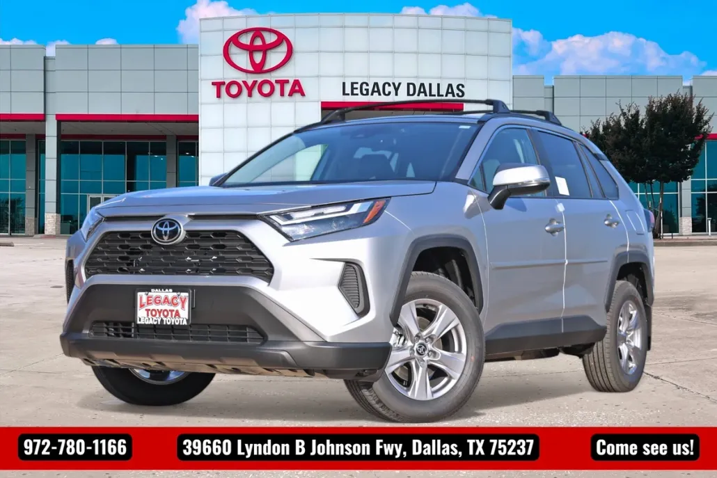 2025 Toyota RAV4 XLE photo 1