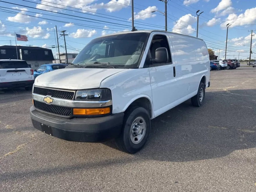 2023 Chevrolet Express 2500 Cargo photo 1