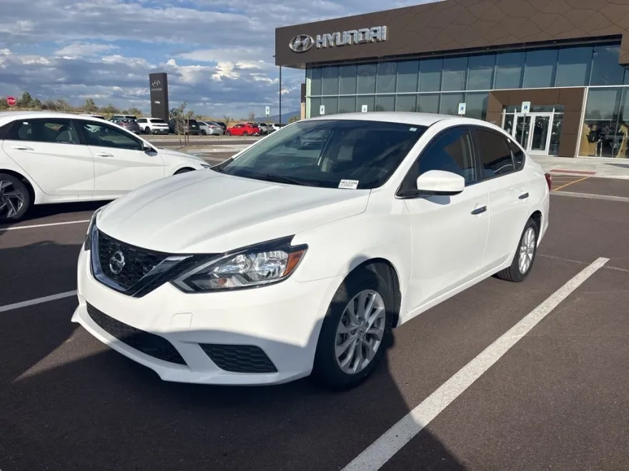2019 Nissan Sentra SV photo 1