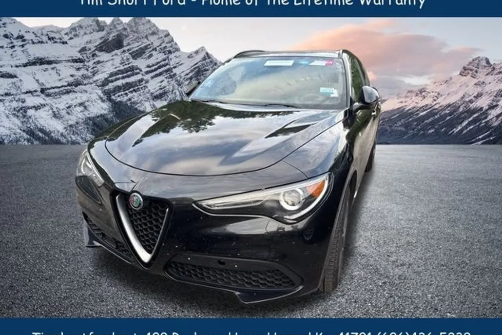 2022 Alfa Romeo Stelvio Ti photo 1