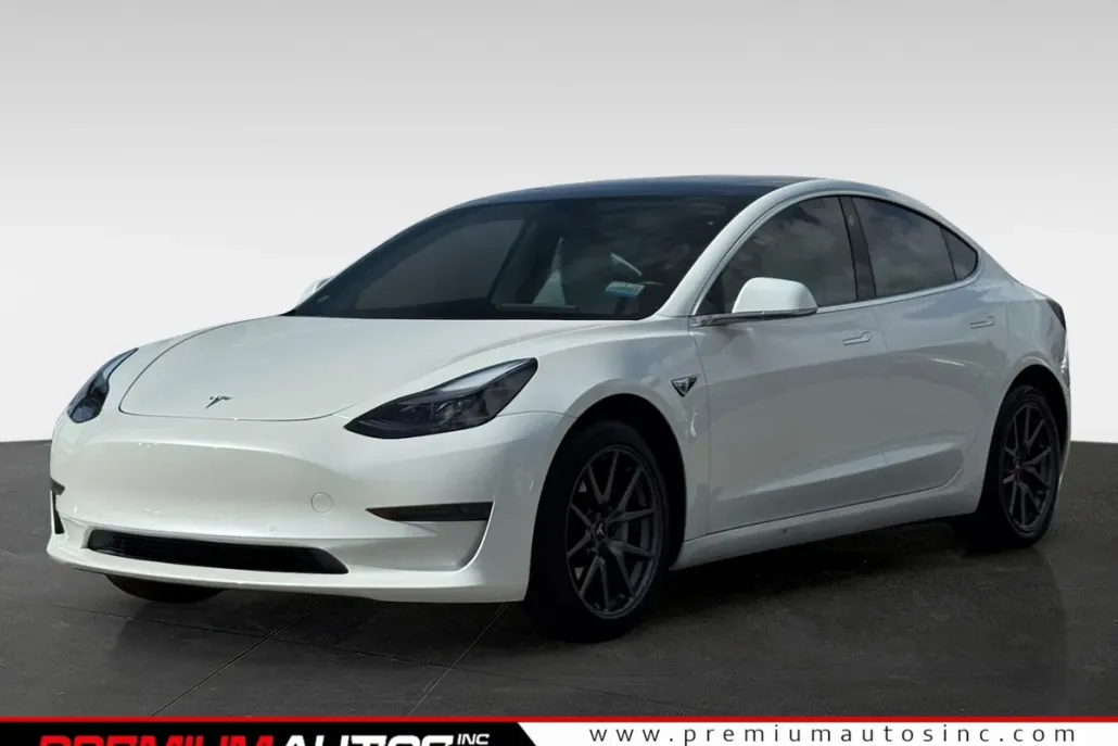 2019 Tesla Model 3 Standard Range Plus photo 1