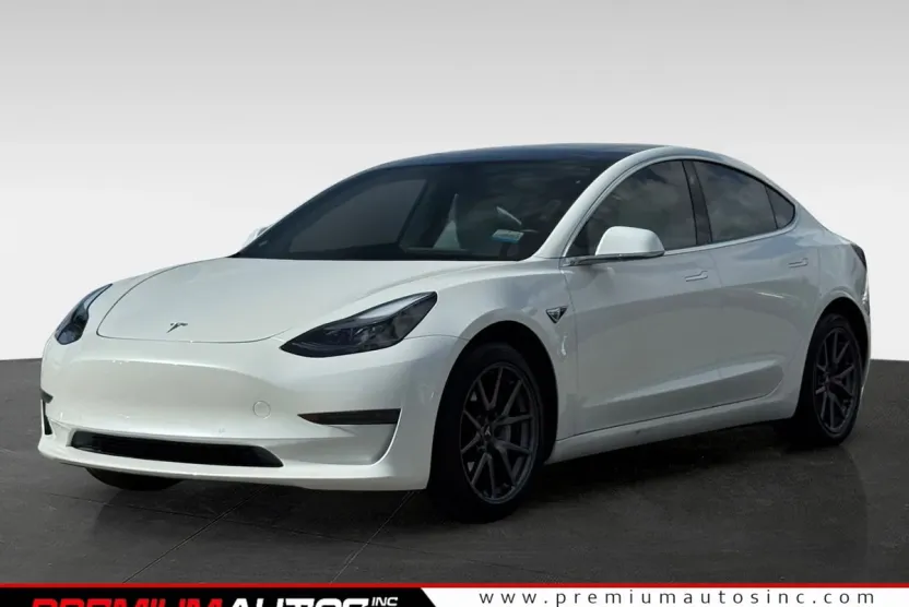 2019 Tesla Model 3 Standard Range Plus photo 1