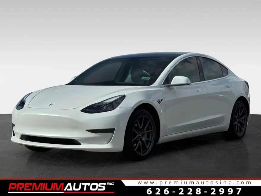 2019 Tesla Model 3 Standard Range Plus photo 1