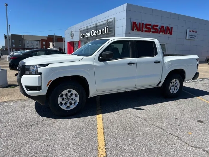 2025 Nissan Frontier Crew Cab S photo 1