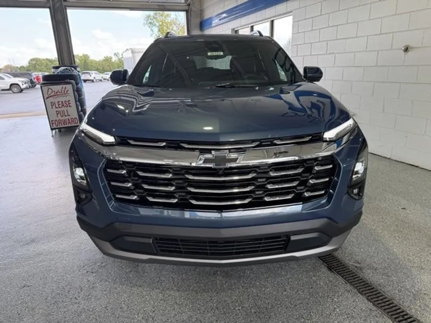 2026 Chevrolet Equinox LT photo 1