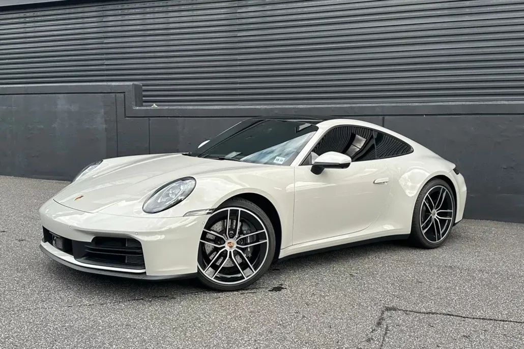 2025 Porsche 911 photo 1