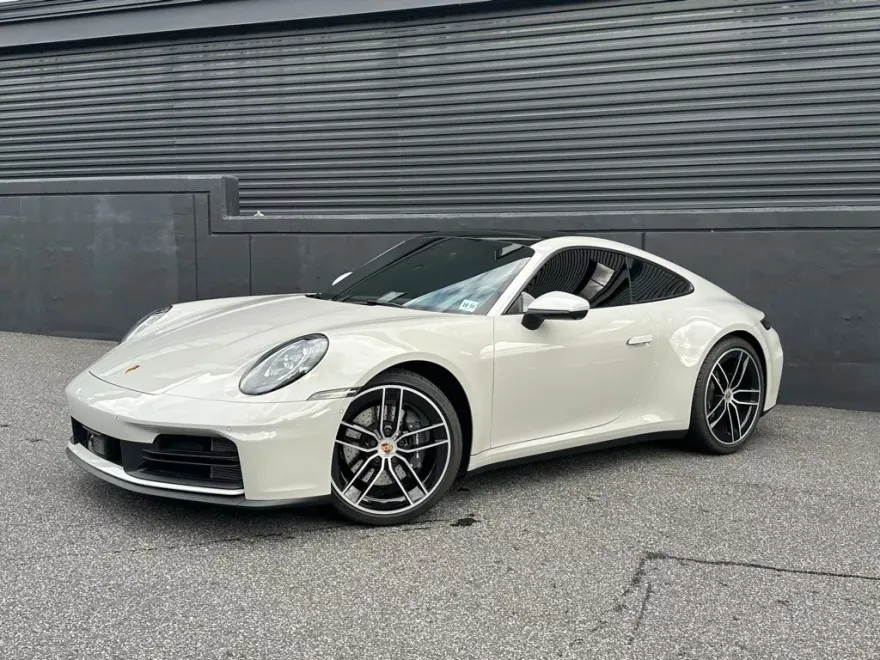 2025 Porsche 911 photo 1