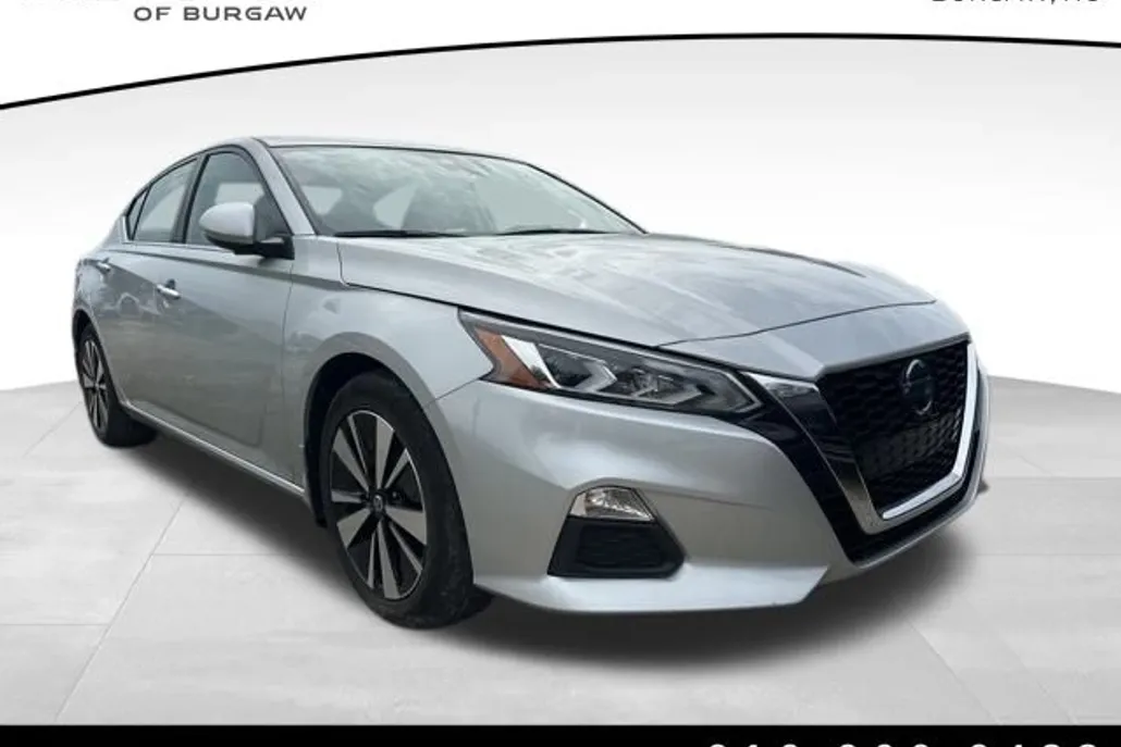 2022 Nissan Altima 2.5 SV photo 1