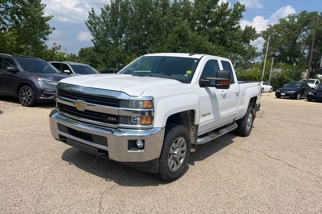 2016 Chevrolet Silverado 2500HD LT photo 1