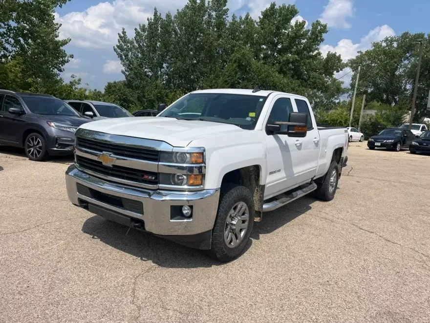 2016 Chevrolet Silverado 2500HD LT photo 1