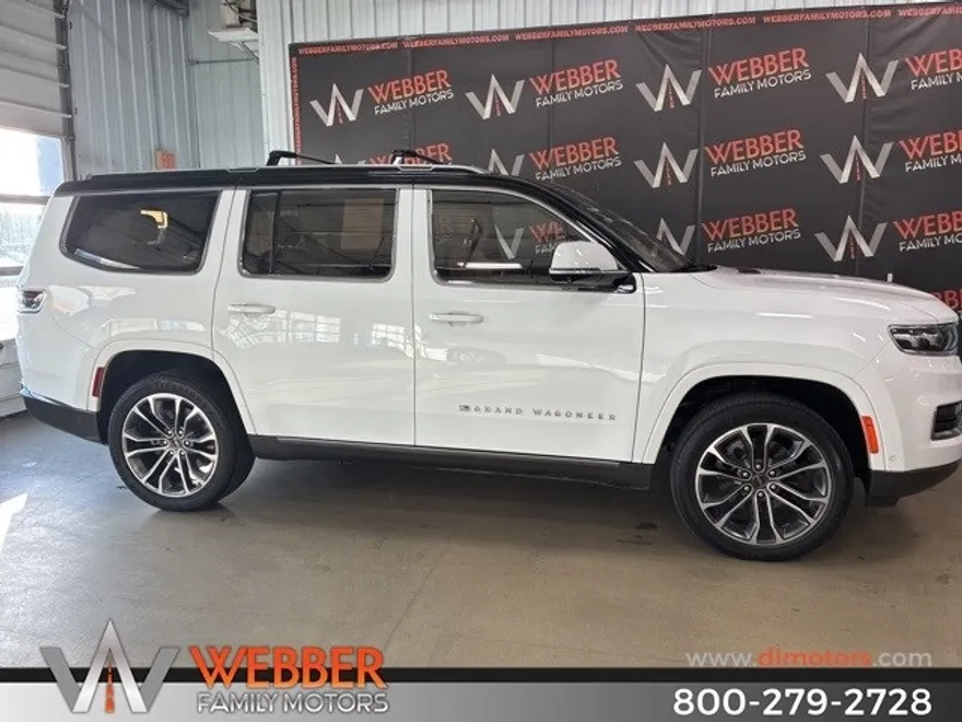 2022 Jeep Grand Wagoneer III photo 1