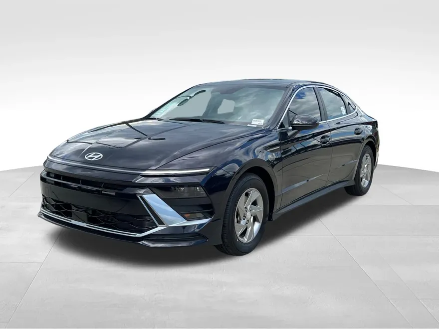 2025 Hyundai Sonata SE photo 1