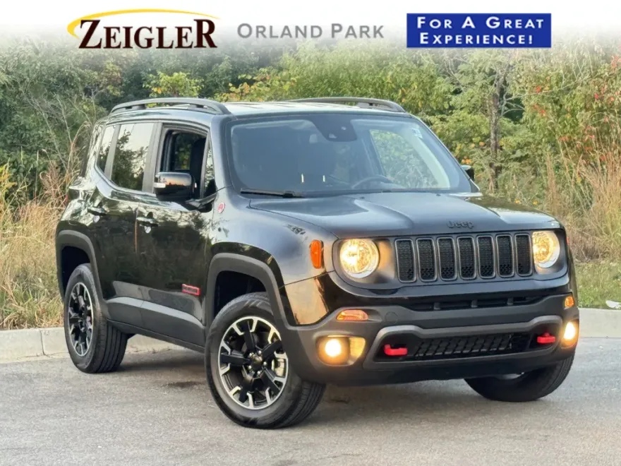 2023 Jeep Renegade Trailhawk photo 1