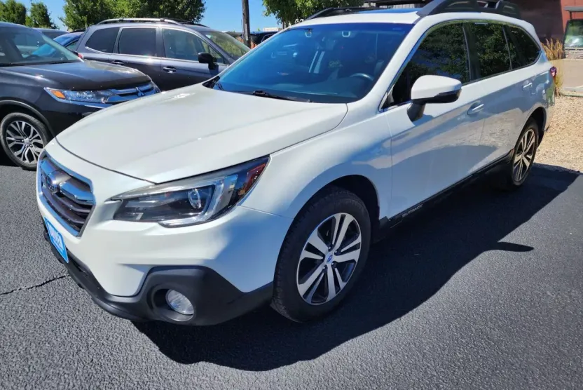 2019 Subaru Outback Limited photo 1