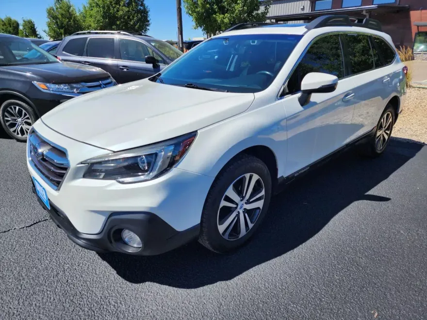 2019 Subaru Outback Limited photo 1