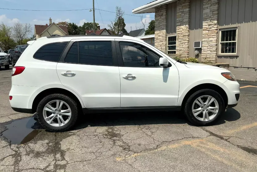 2010 Hyundai Santa Fe Limited photo 1