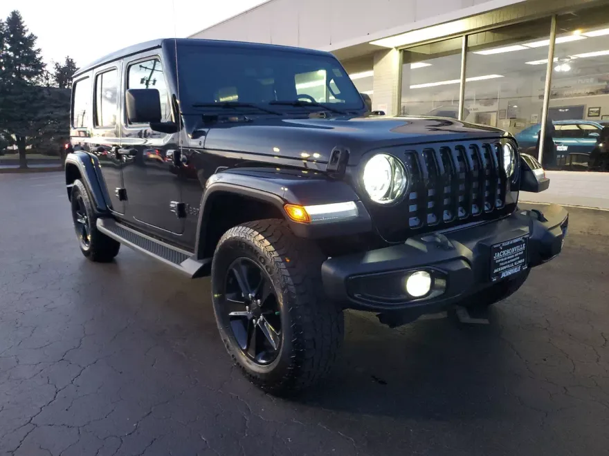 2020 Jeep Wrangler Unlimited Sahara Altitude photo 1