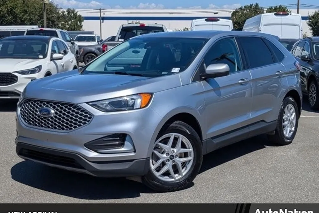 2024 Ford Edge SEL photo 1