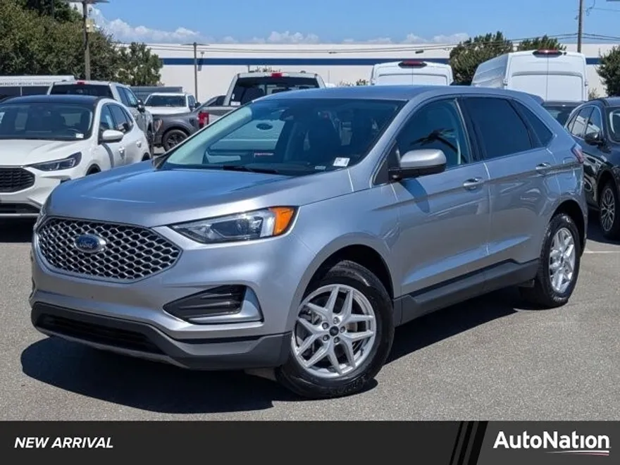 2024 Ford Edge SEL photo 1