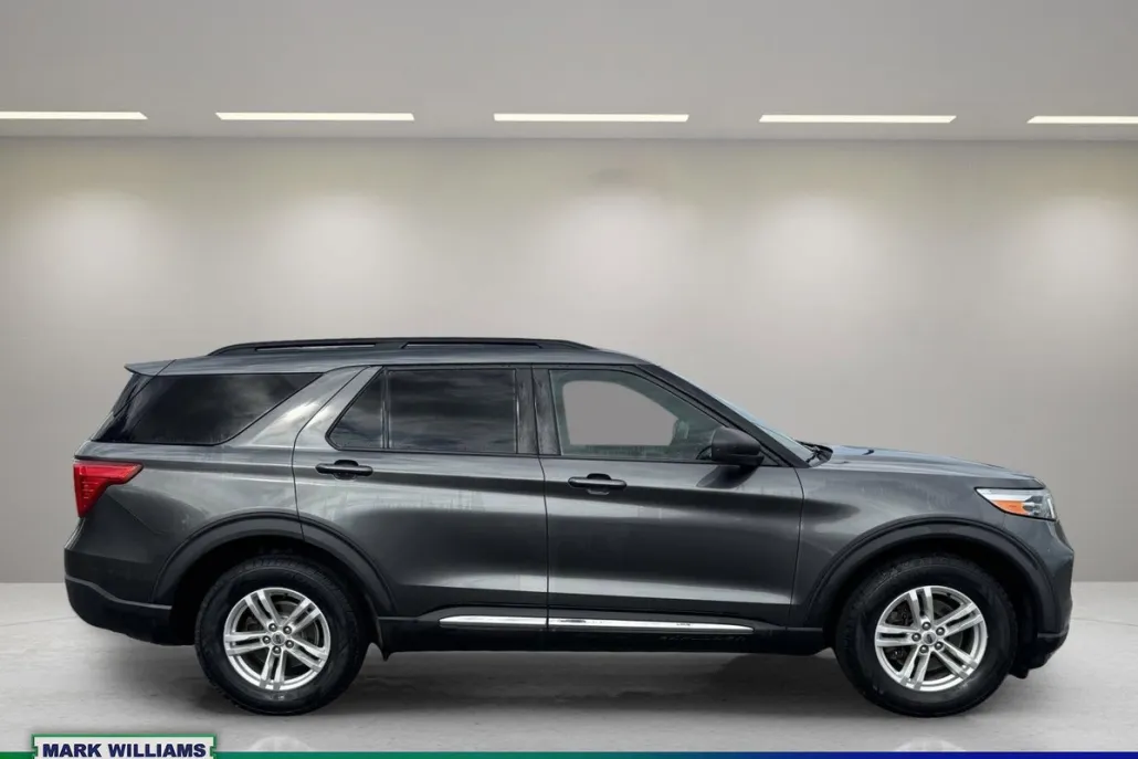 2020 Ford Explorer XLT photo 1