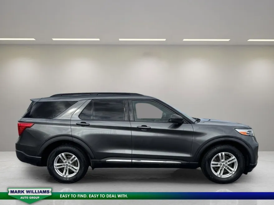 2020 Ford Explorer XLT photo 1