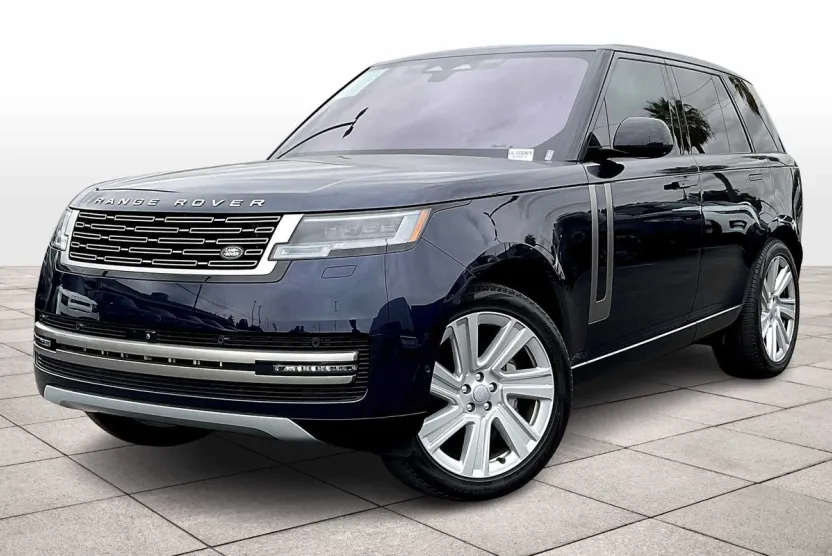 2023 Land Rover Range Rover SE photo 1