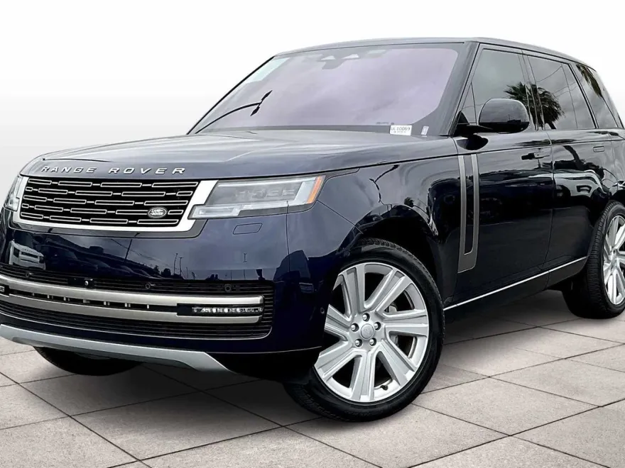 2023 Land Rover Range Rover SE photo 1