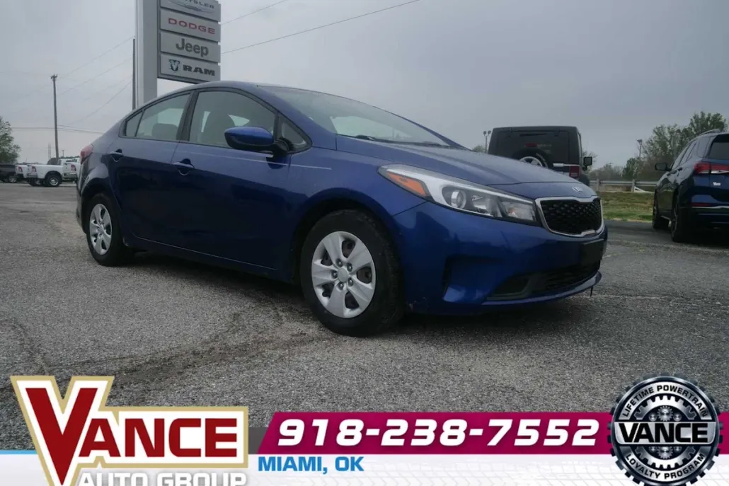 2017 Kia Forte LX Base photo 1