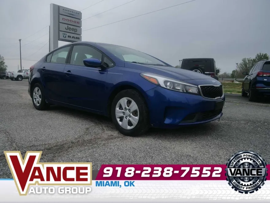 2017 Kia Forte LX Base photo 1