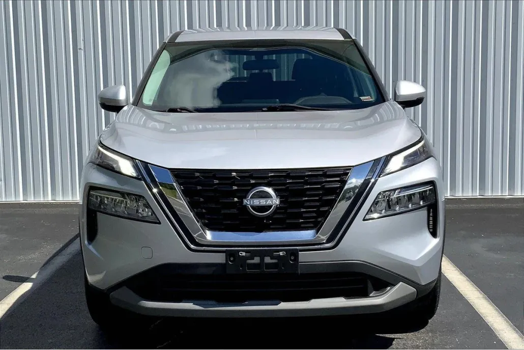 2022 Nissan Rogue SV photo 1