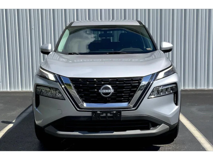 2022 Nissan Rogue SV photo 1