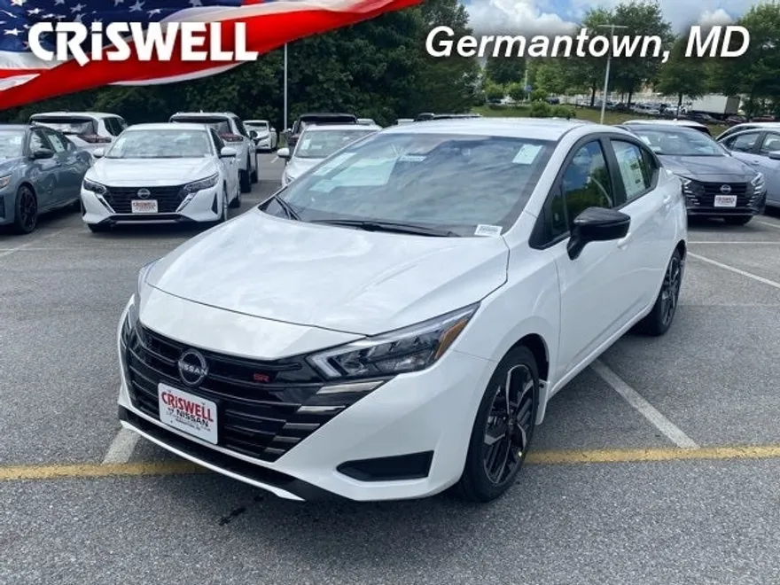 2025 Nissan Versa 1.6 SR photo 1