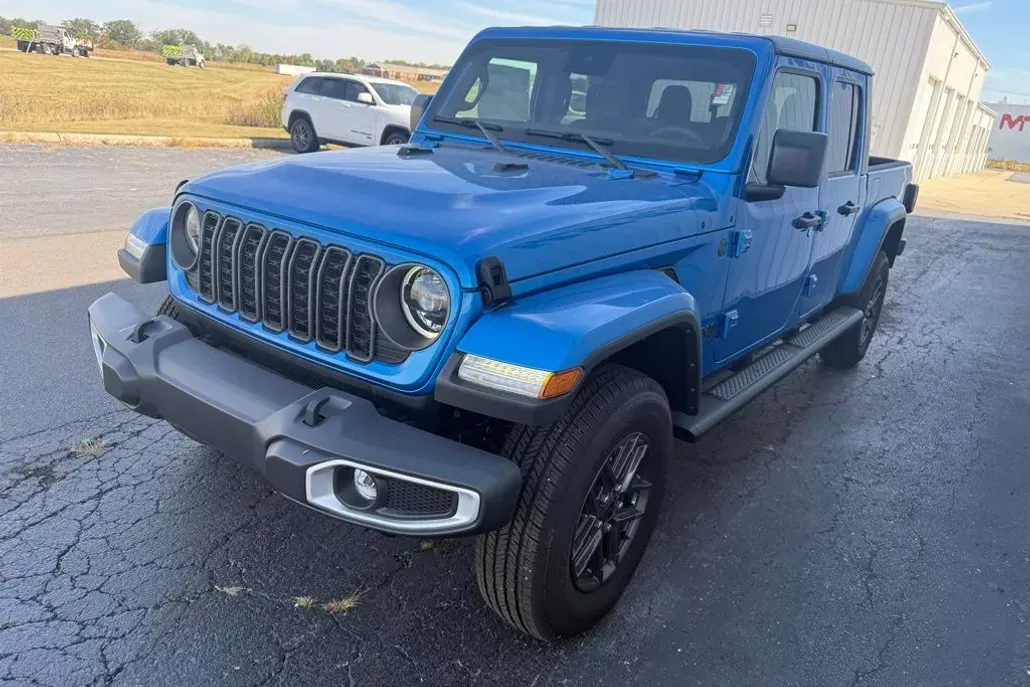 2024 Jeep Gladiator Sport S photo 1