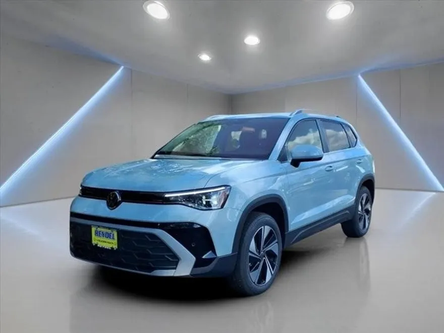 2025 Volkswagen Taos SE photo 1